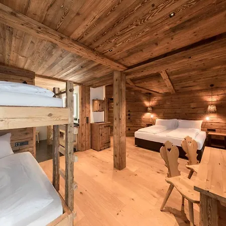 Гостьовий будинок Rifugio Salei Канацеї