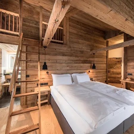 Rifugio Salei 4* Канацеї