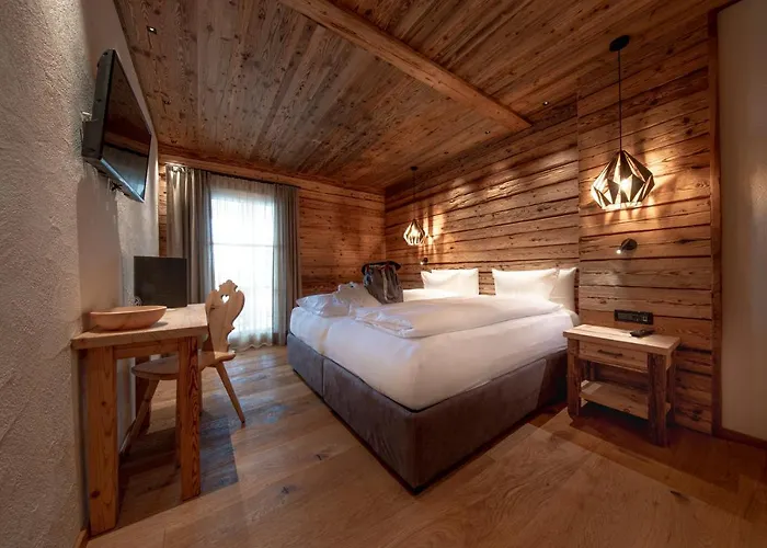 Gasthuis Rifugio Salei 4*